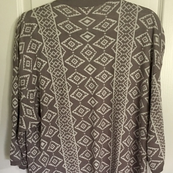 Skies Are Blue | Gray Aztec Sweater - Picture 5 of 7